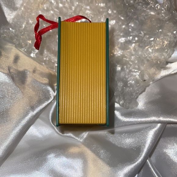 Avon Collectible Storybook Classic Light Up Ornament”The Night Before Christmas” - Picture 5 of 9